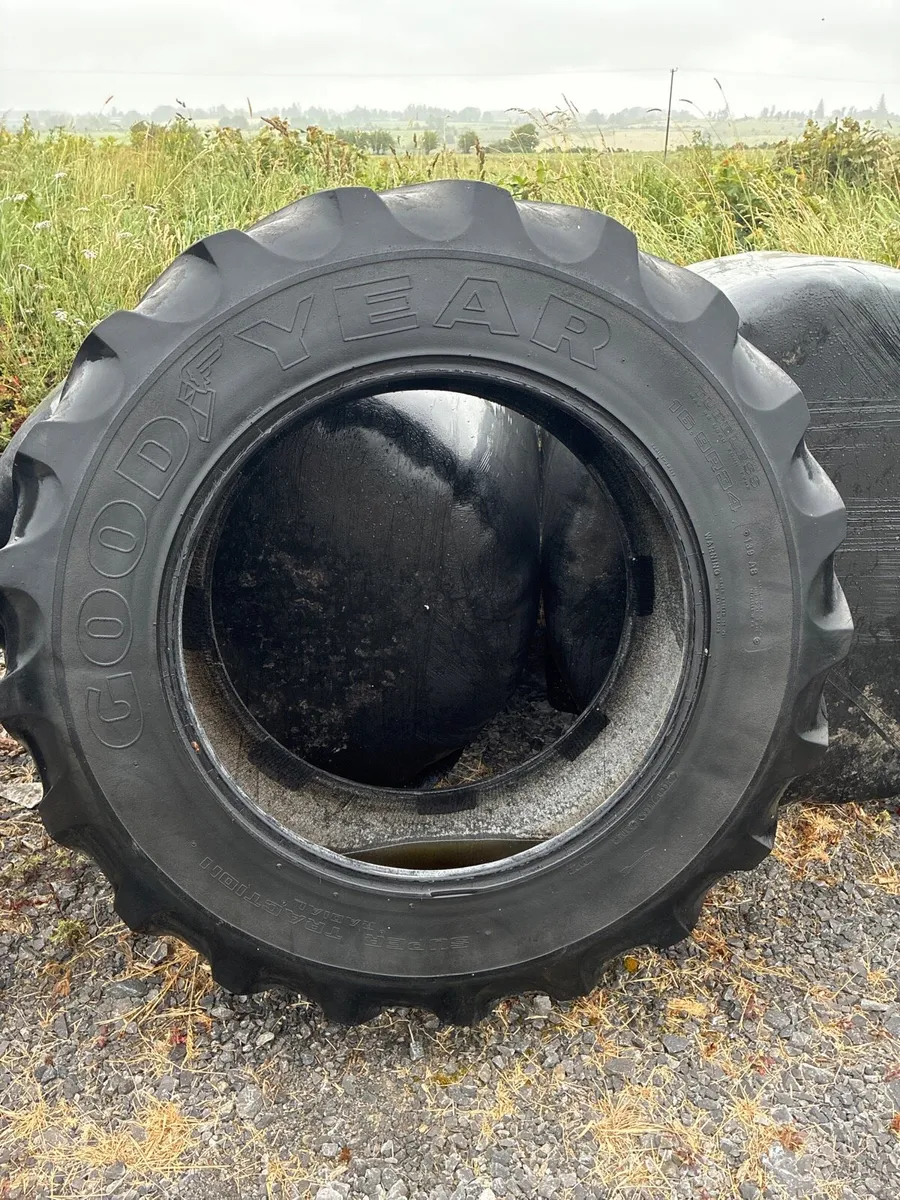 Tractor tyres - Image 1