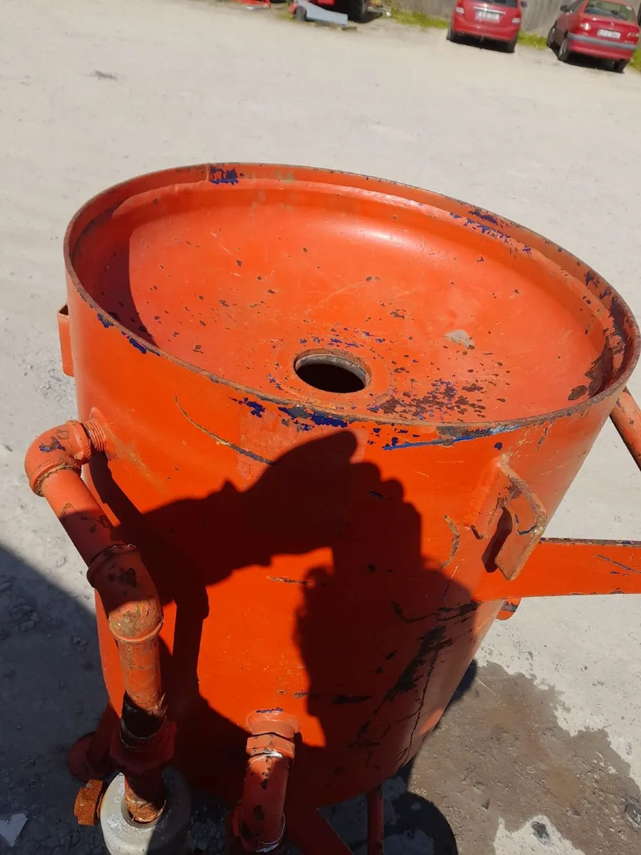 sand blasting pot - Image 4