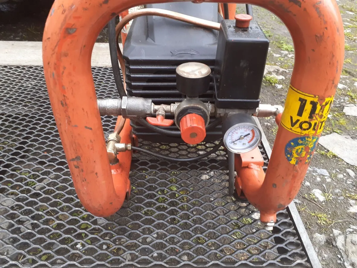 CLARKE CHAMP COMPRESSOR 110V - Image 2