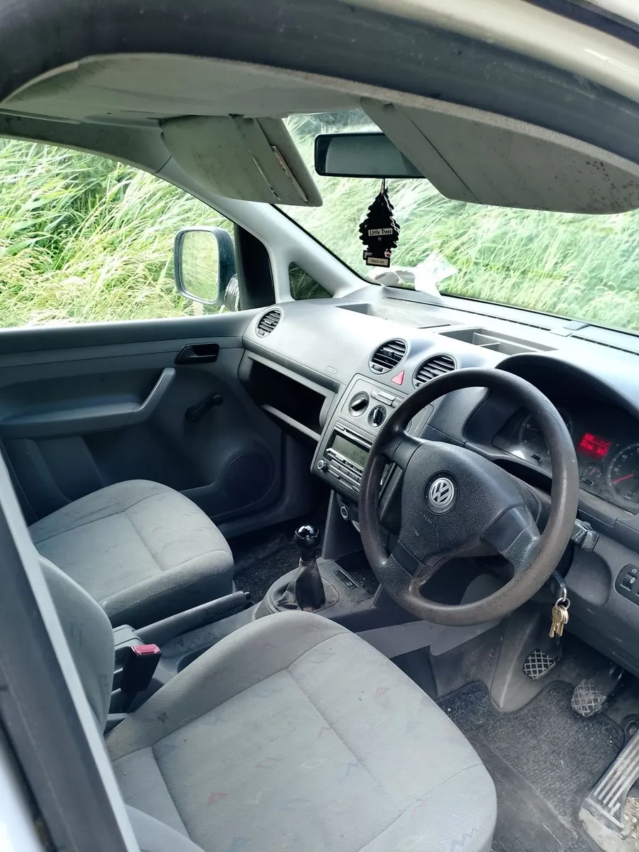Volkswagen Caddy 2008 - Image 2