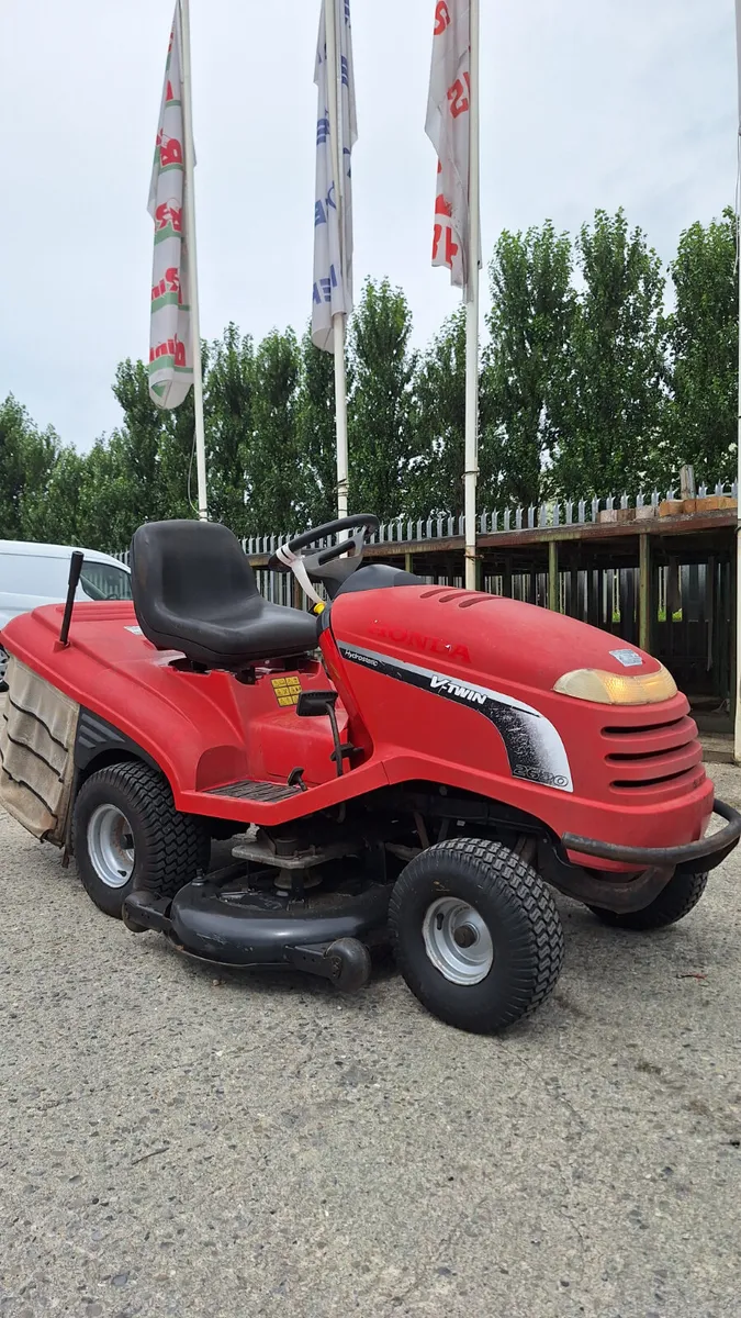 Honda 2620 ride on mower - Image 1