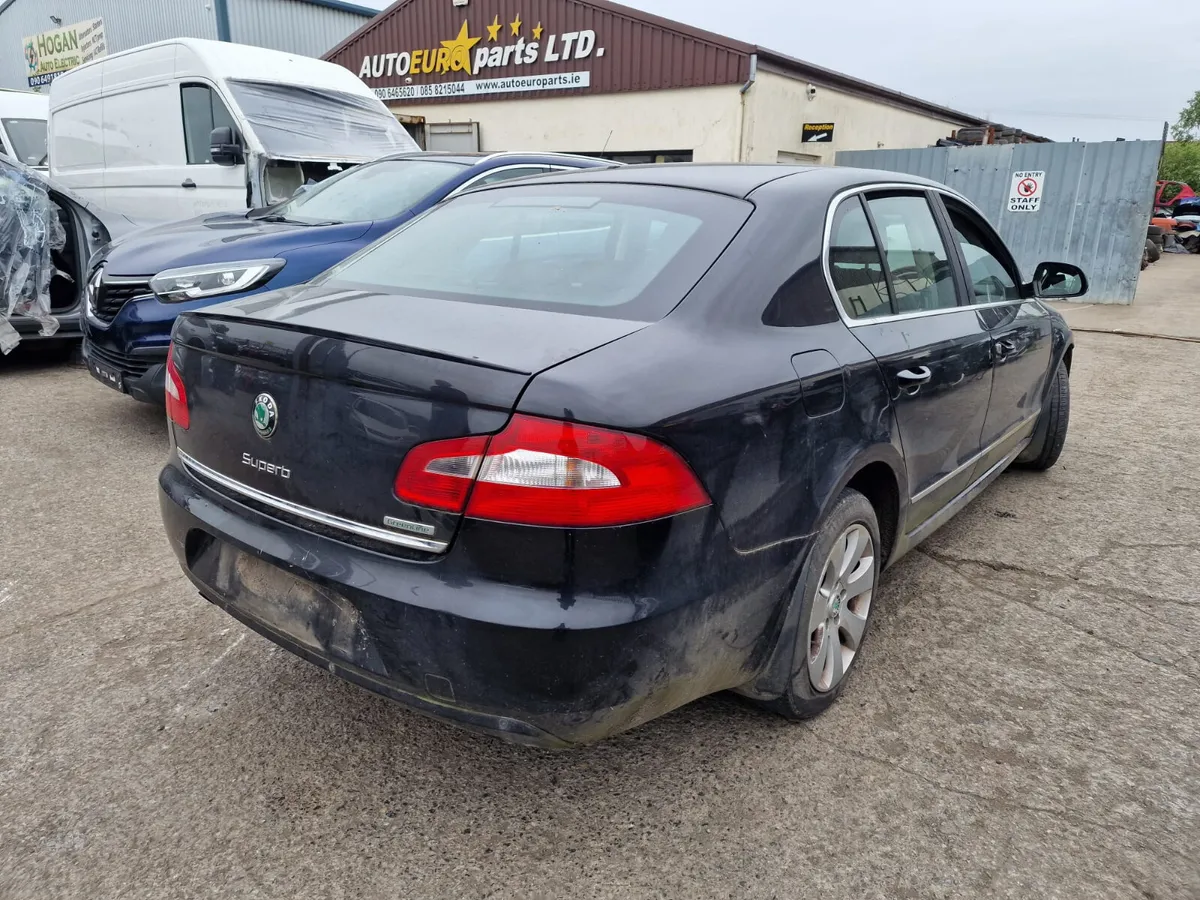 11 SKODA SUPERB 1.6TDI MANUAL FOR BREAKING - Image 2