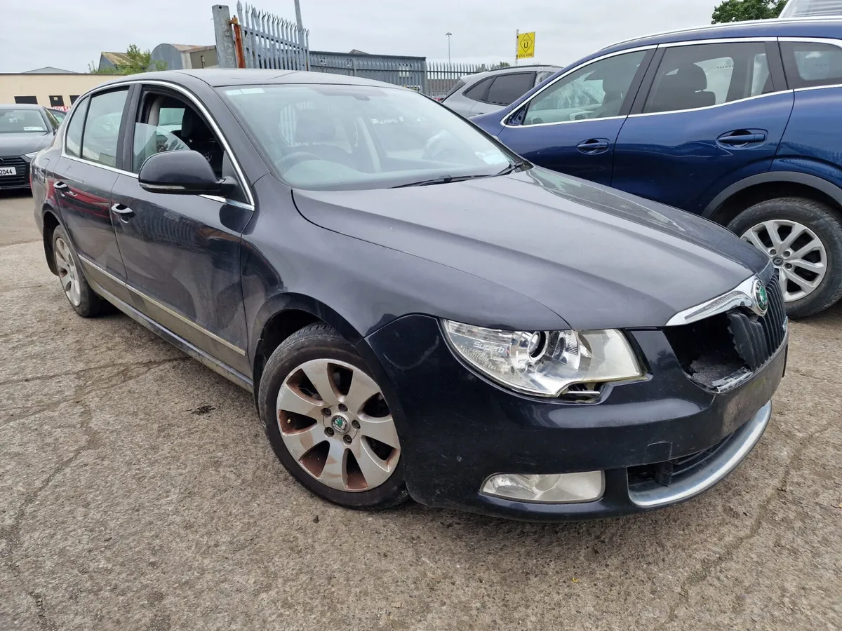11 SKODA SUPERB 1.6TDI MANUAL FOR BREAKING - Image 1