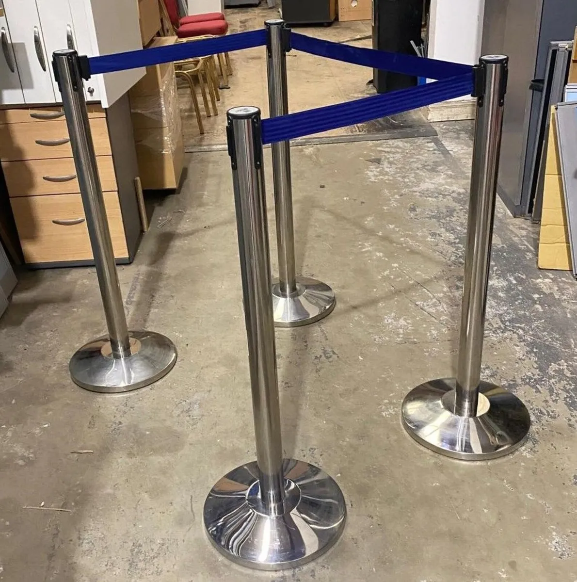 Belt barrier system - Image 1