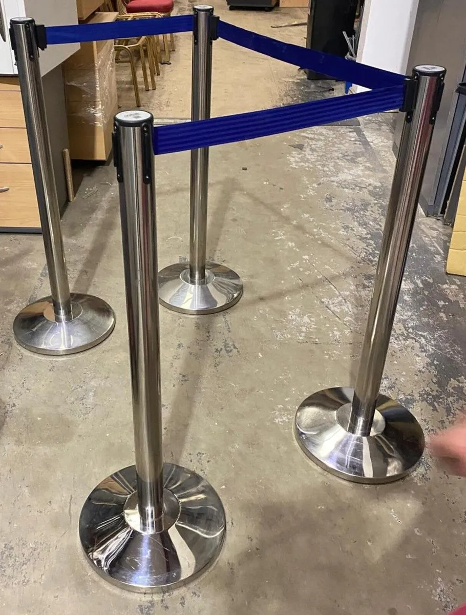Belt barrier system - Image 2