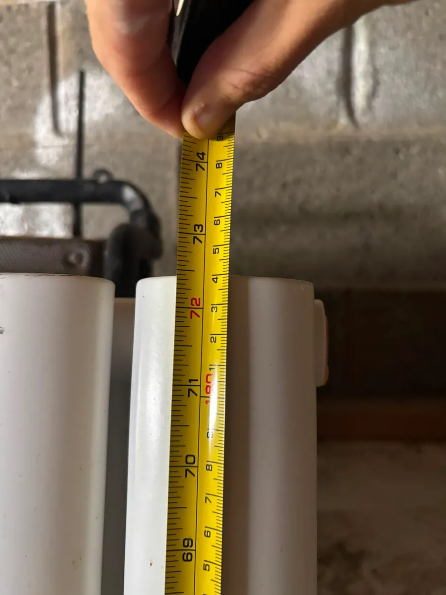 Wall hung radiator - Image 4