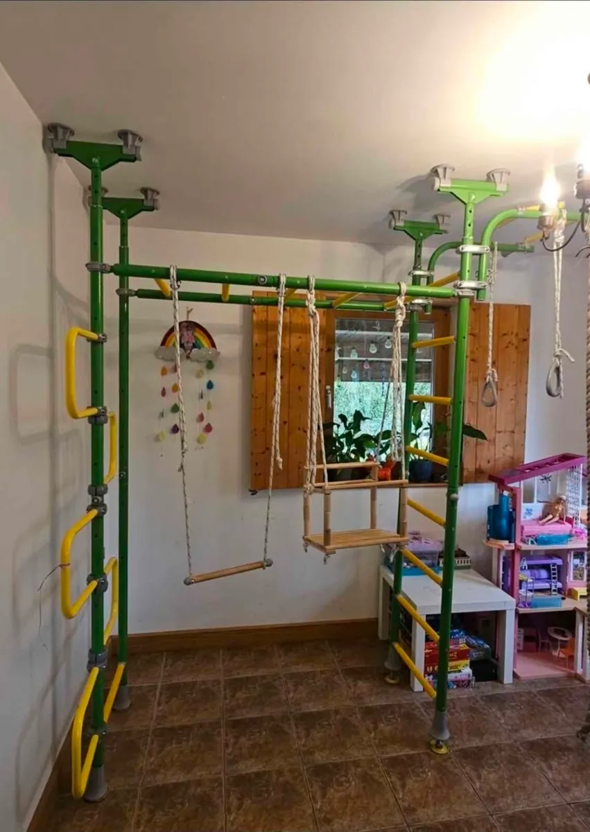 Monkey bars - Image 4