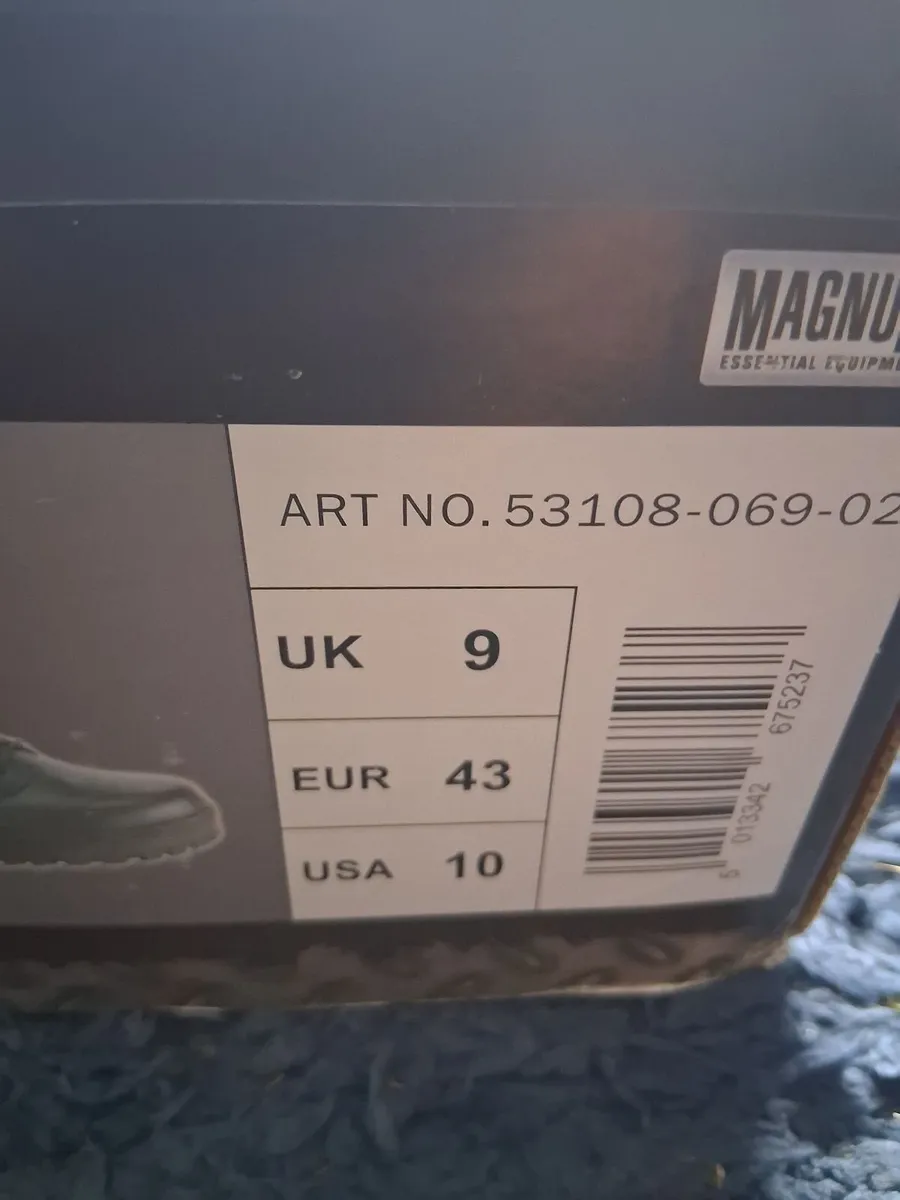 Mens boots - Image 2