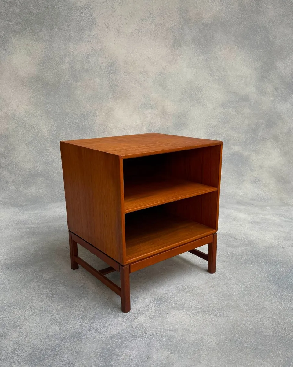 Mid-Century Cabinet/Night Stand - Image 2