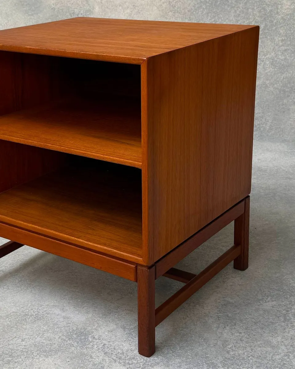 Mid-Century Cabinet/Night Stand - Image 3