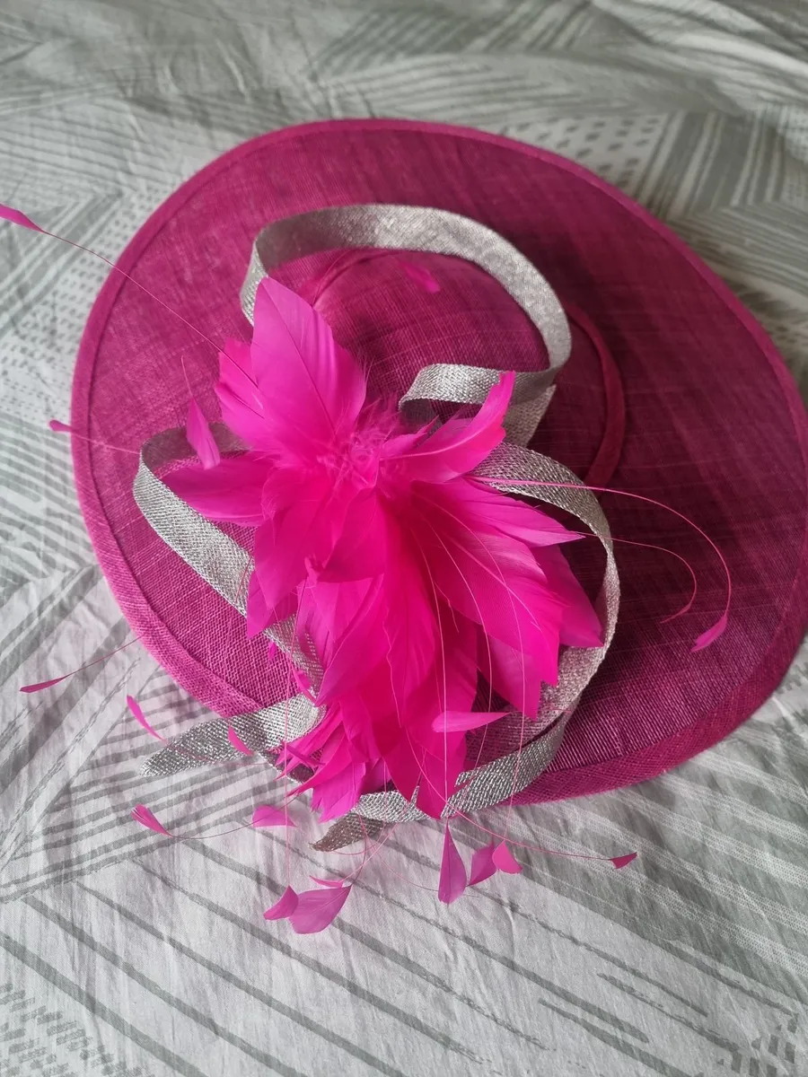 Stunning designer Hat by Suzie Mahony - Image 2