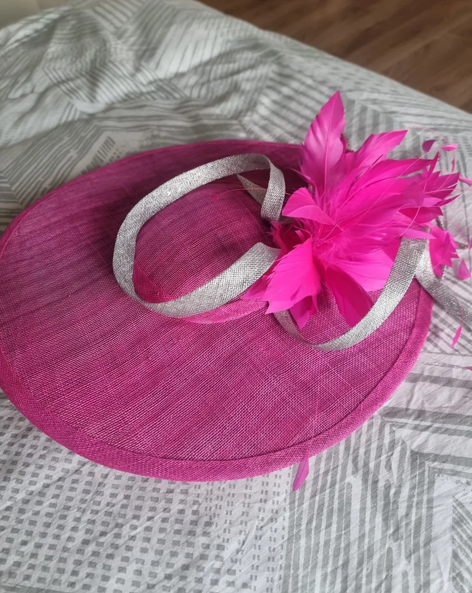Stunning designer Hat by Suzie Mahony - Image 3
