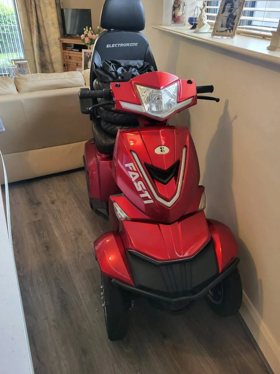 Mobility scooter - Image 1