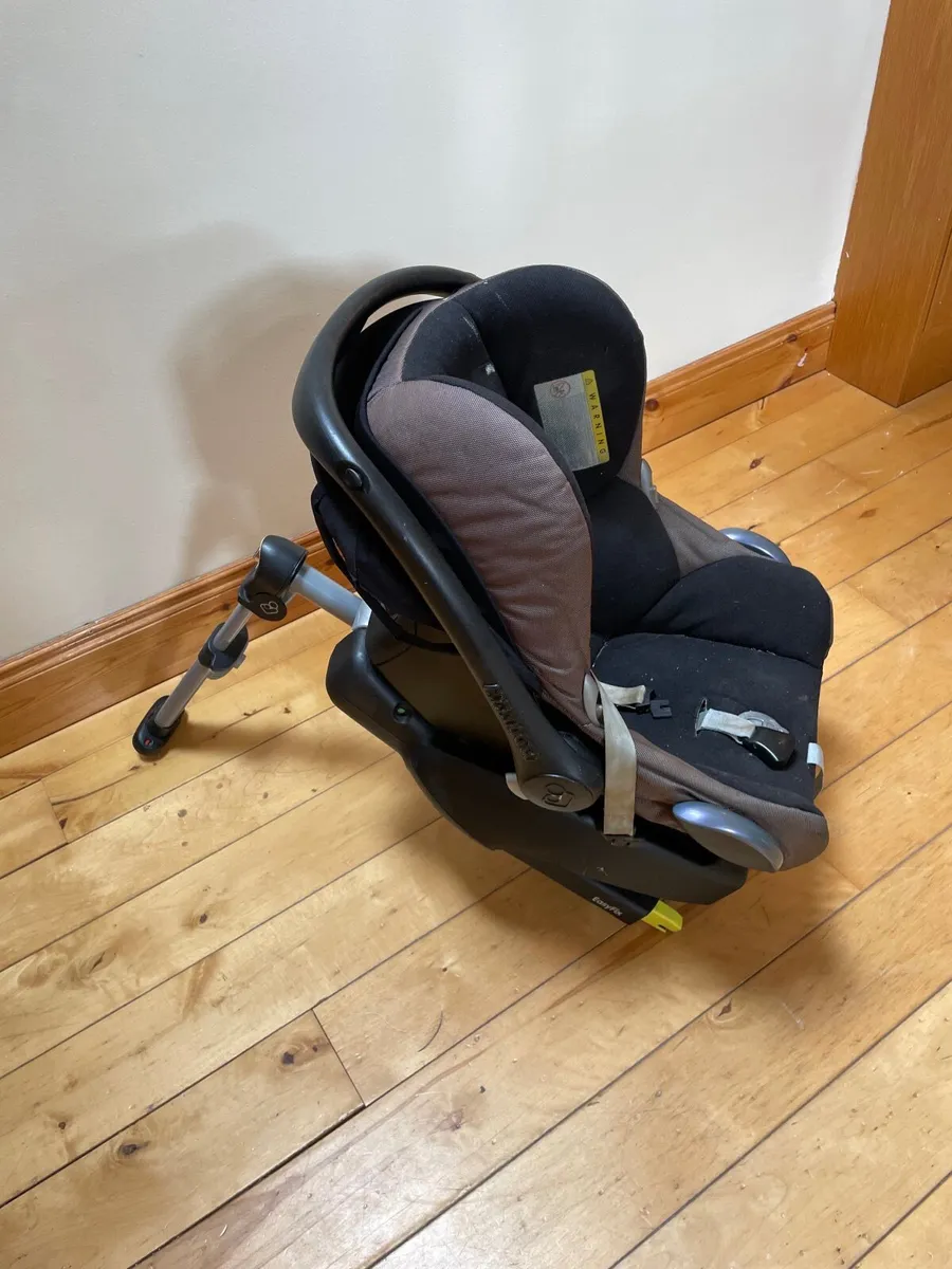 Maxi-Cosi CabrioFix infant car seat