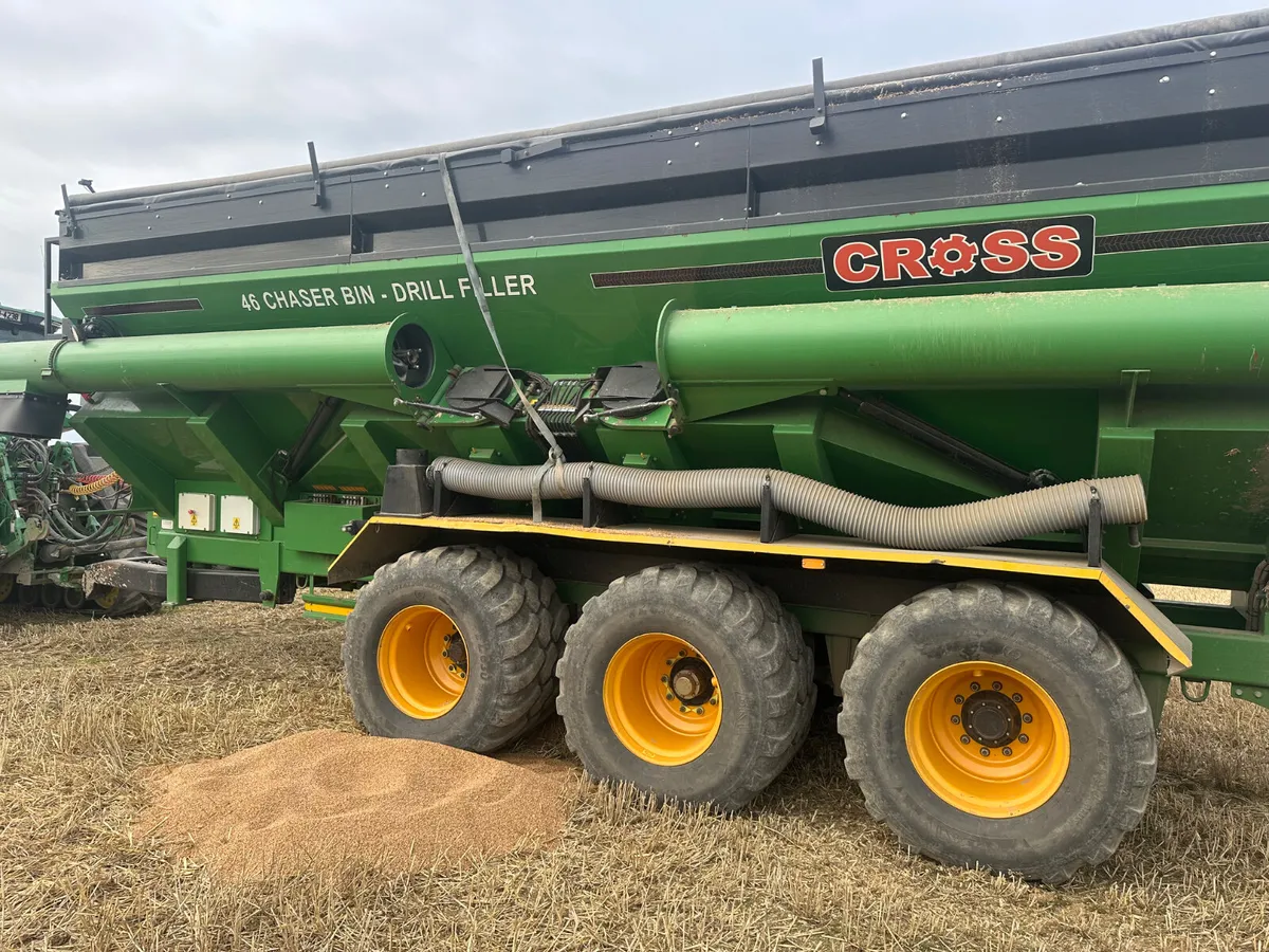 Cross tri axel chaser bin - Image 4