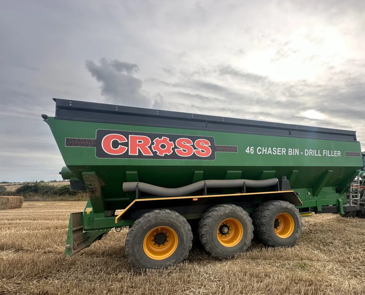 Cross tri axel chaser bin - Image 1