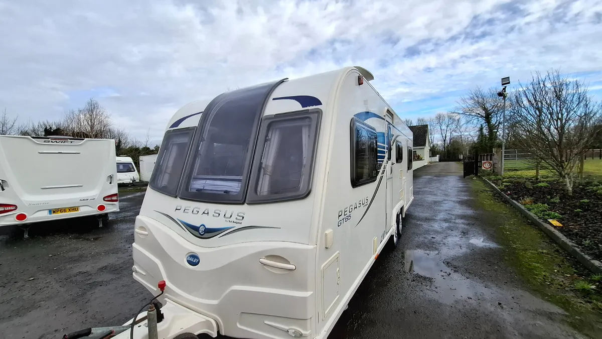 Bailey Pegasus 6 berth caravan - Image 2