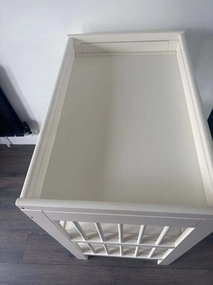 Baby changing/storage unit (like new) - Image 4