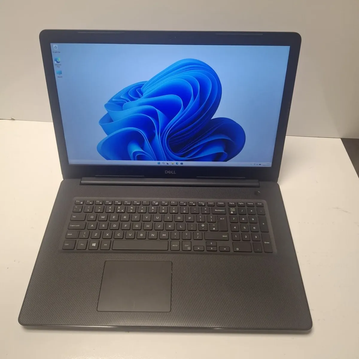 Dell Inspiron 3793 Intel Core i7-1065G7 | 17 inch - Image 2