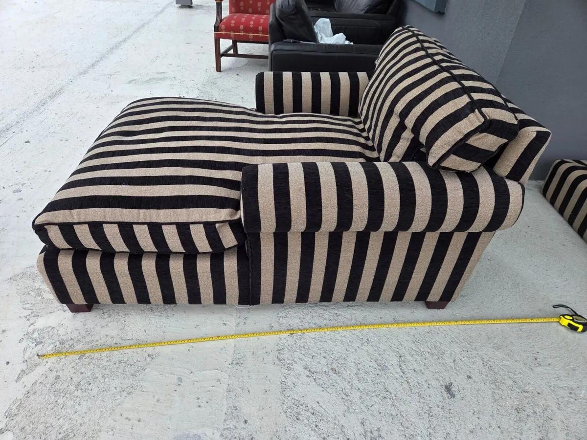 lounge chairs final reduction before withdraw - Image 1