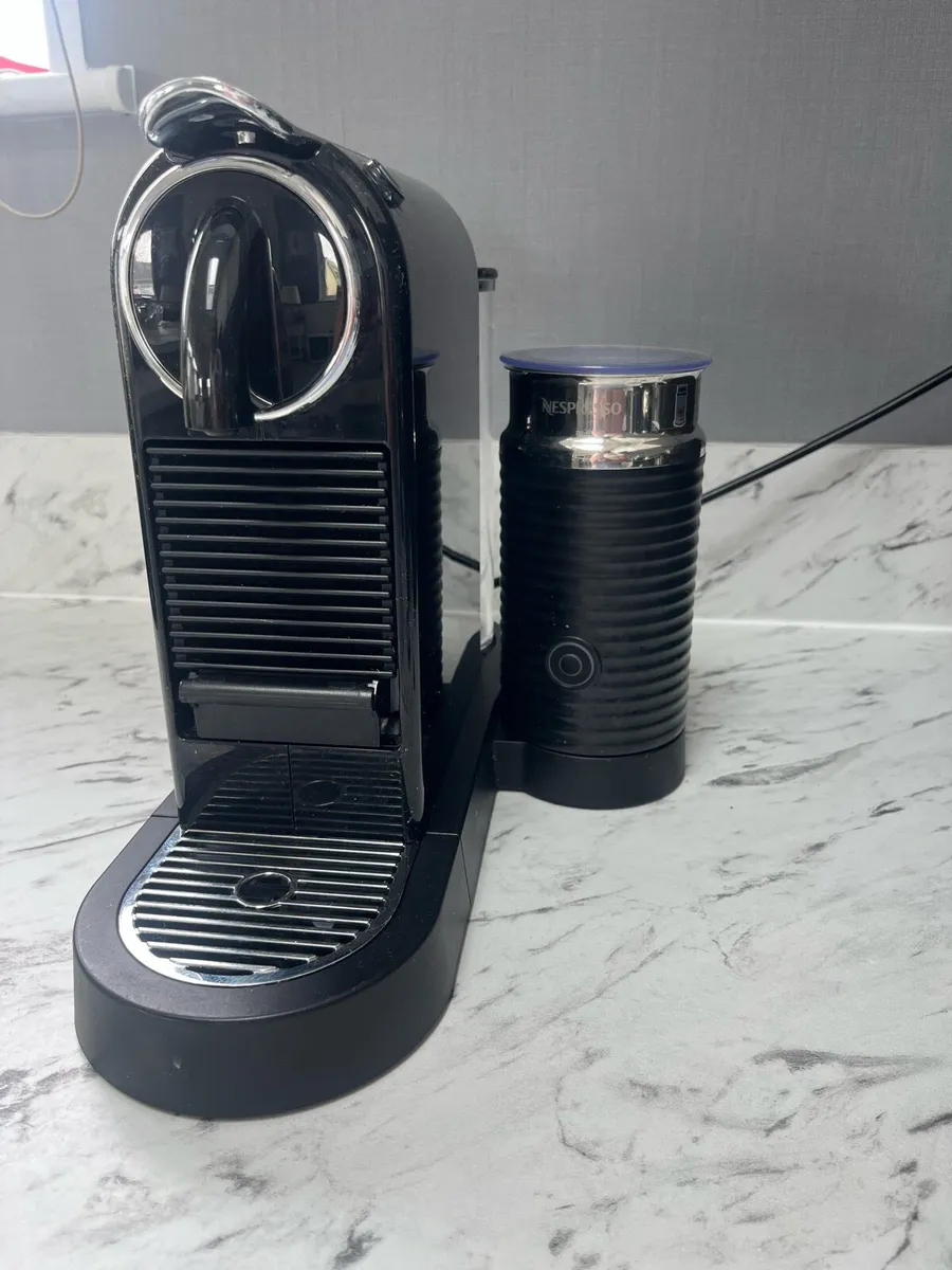 Nespresso Citiz with milk frother - Image 3