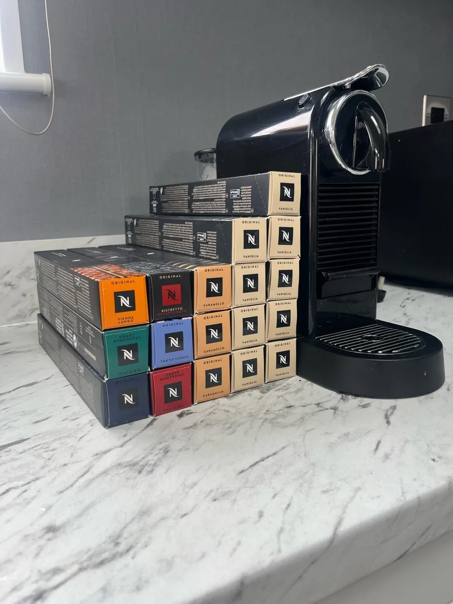 Nespresso Citiz with milk frother - Image 1