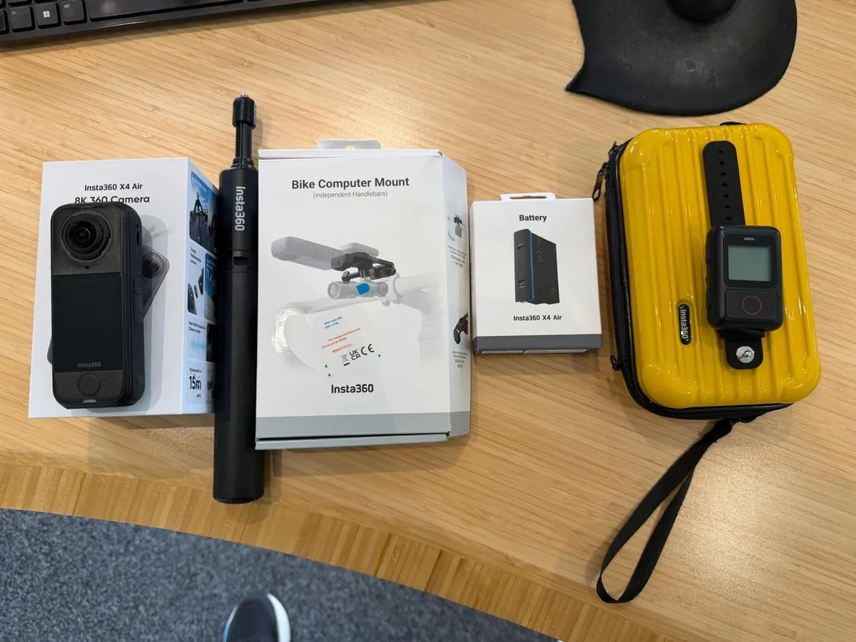 Insta 360 X4 Air with GPS remote and package - Image 1