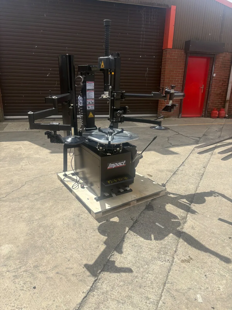 Tyre Machine & wheel balancers - Image 1