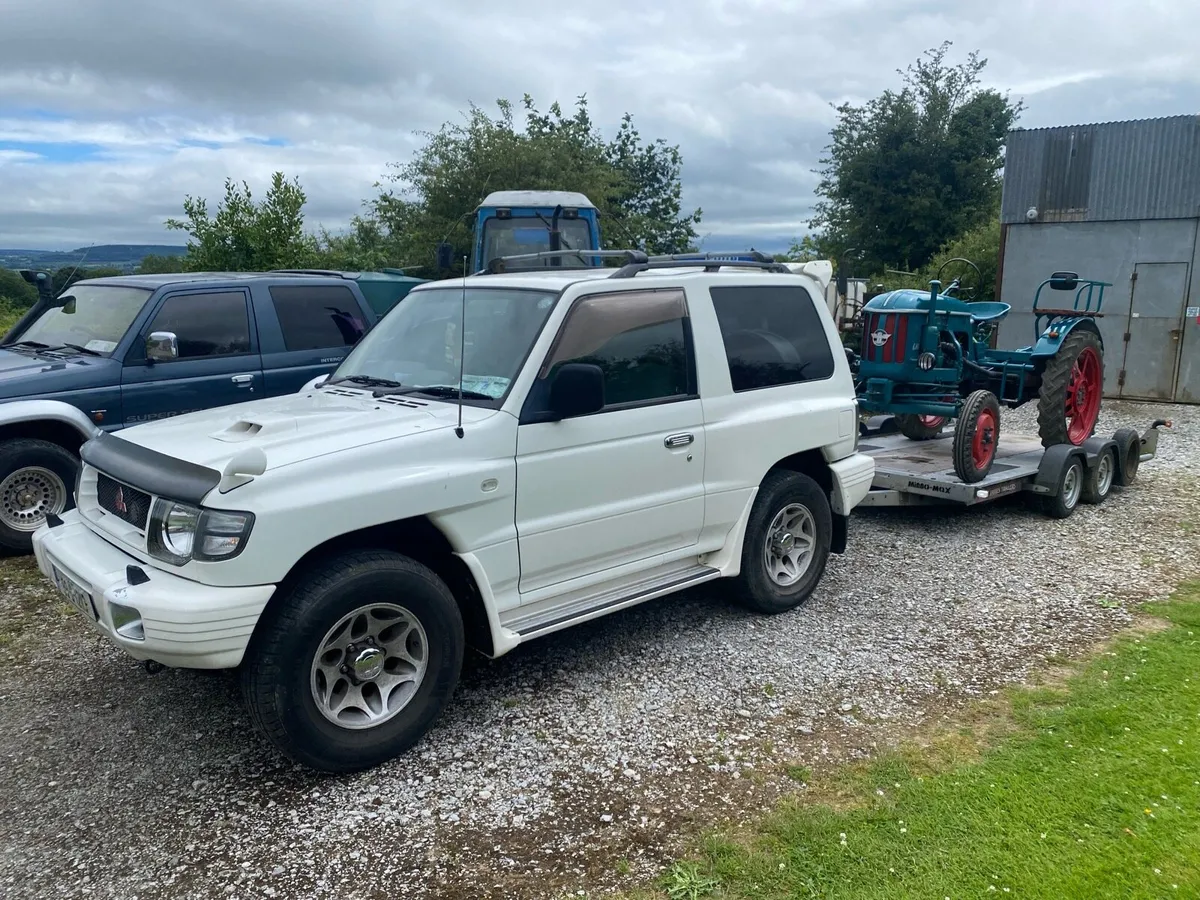Jeep, trailer and tractor - Image 2