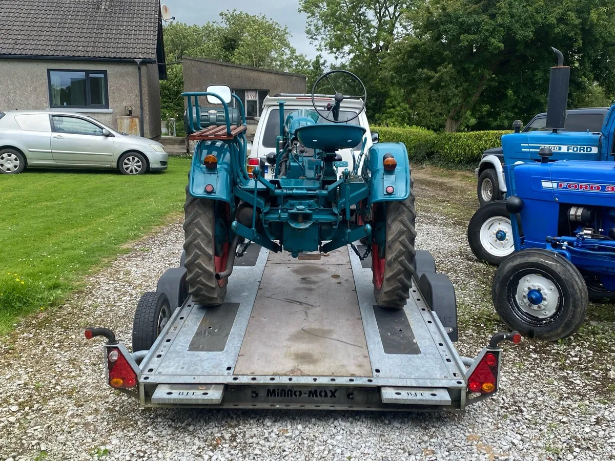 Jeep, trailer and tractor - Image 3