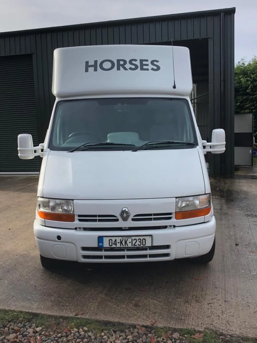 3.5t Theault Horse 2 Box - Needs Engine - Image 2