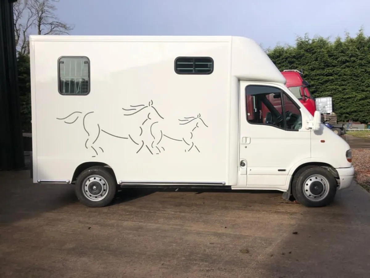 3.5t Theault Horse 2 Box - Needs Engine - Image 3