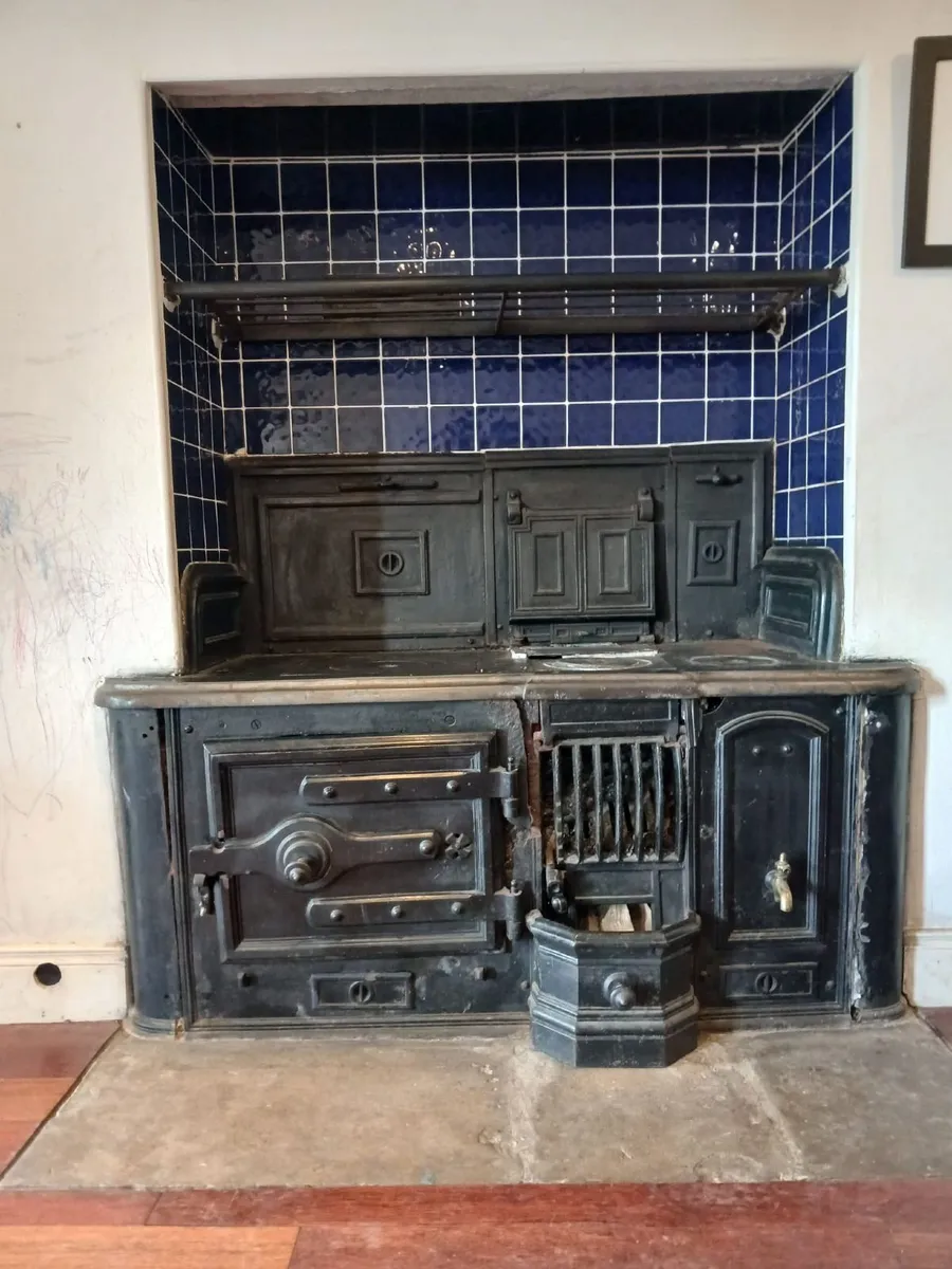 Vintage Cast Iron Range / Kitchen Stove - Image 1