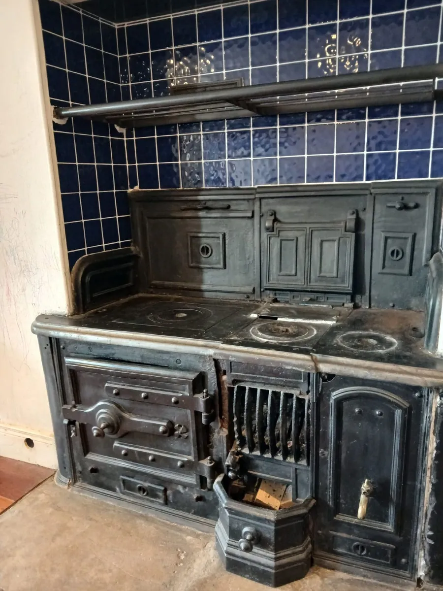 Vintage Cast Iron Range / Kitchen Stove - Image 3