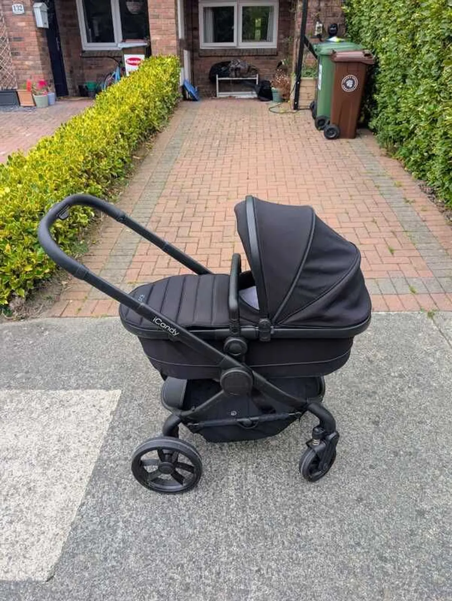 iCandy Peach 7 Black, Edition Full Travel System Bundle - Image 1
