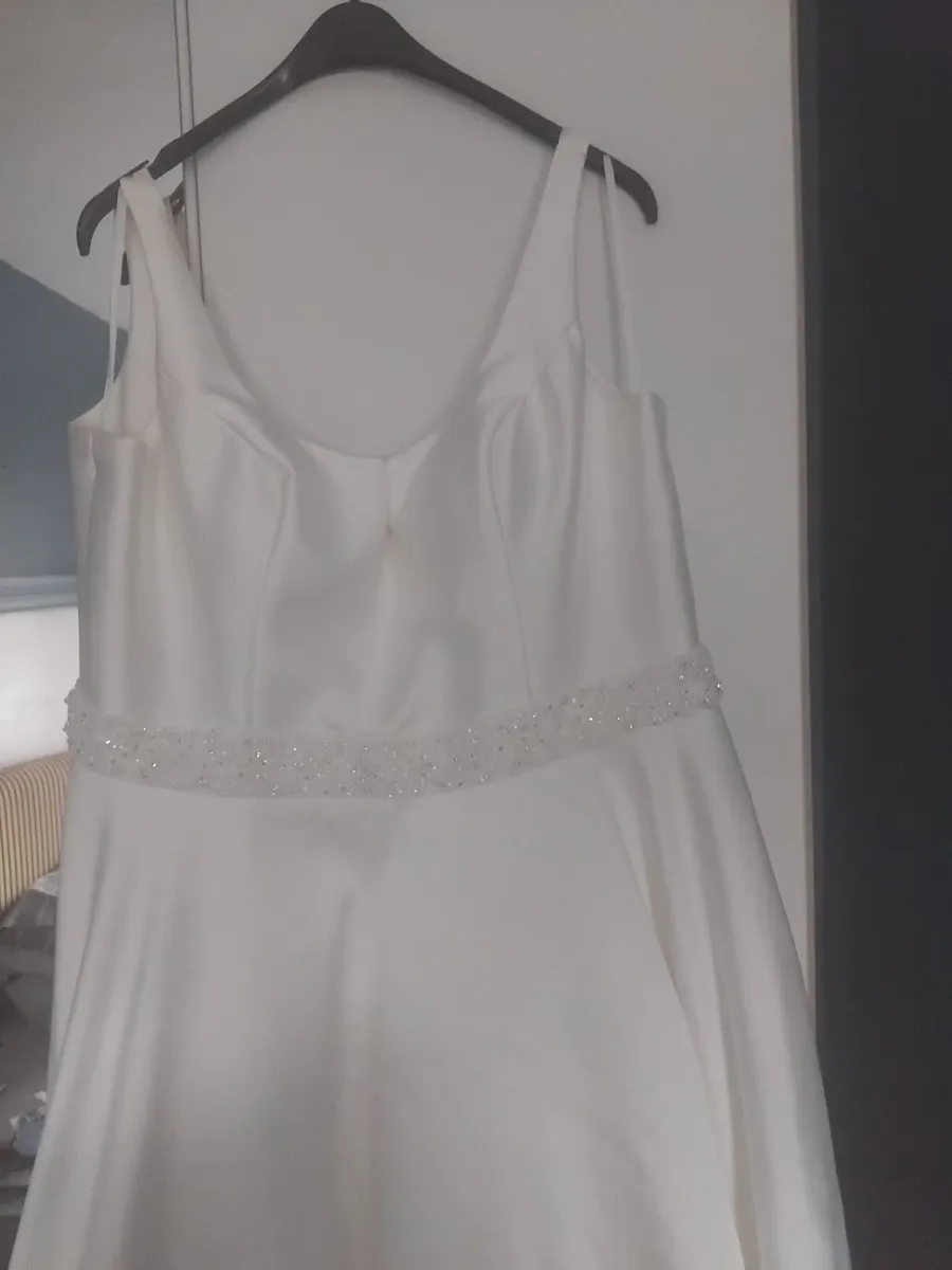 Wedding dress - Image 4