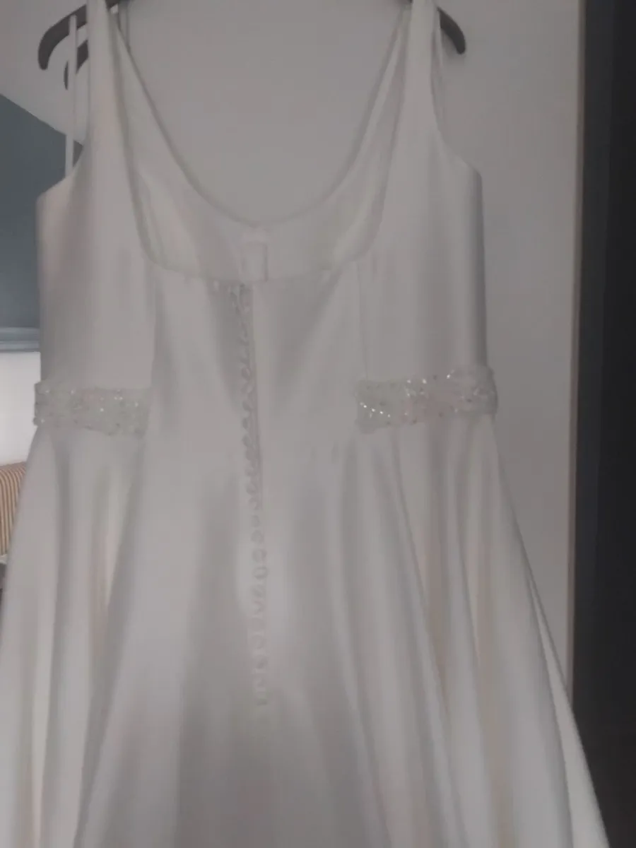 Wedding dress - Image 2