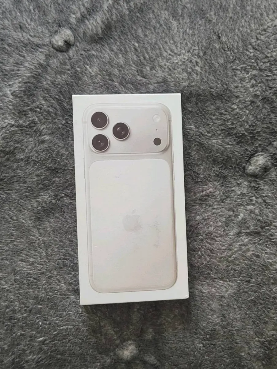 iPhone 17 pro max - Image 1