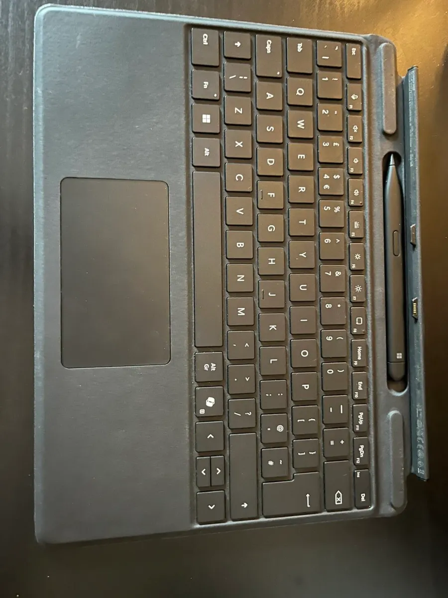Microsoft Surface Pro 11th Edition OLED - Image 2