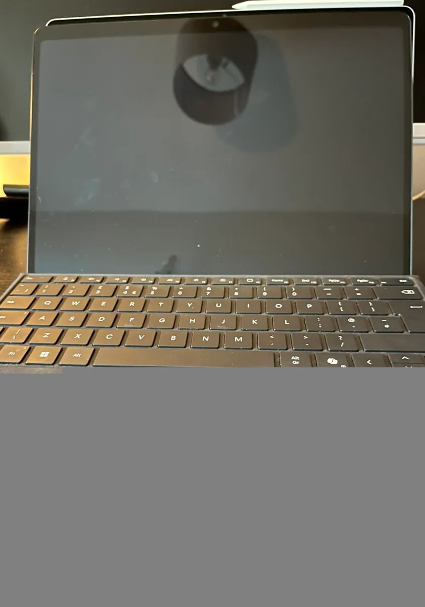 Microsoft Surface Pro 11th Edition OLED - Image 1