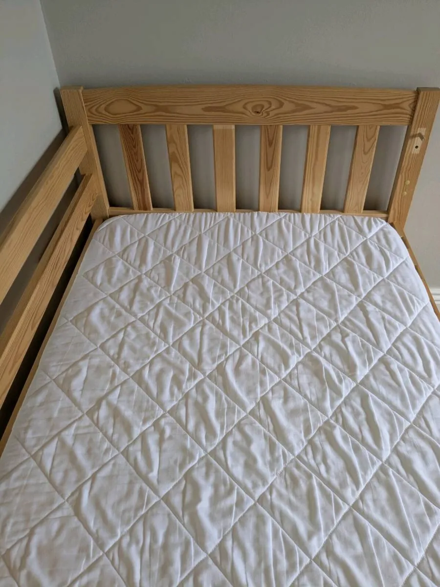 2 single beds or bunk bed comes with mattress - Image 4