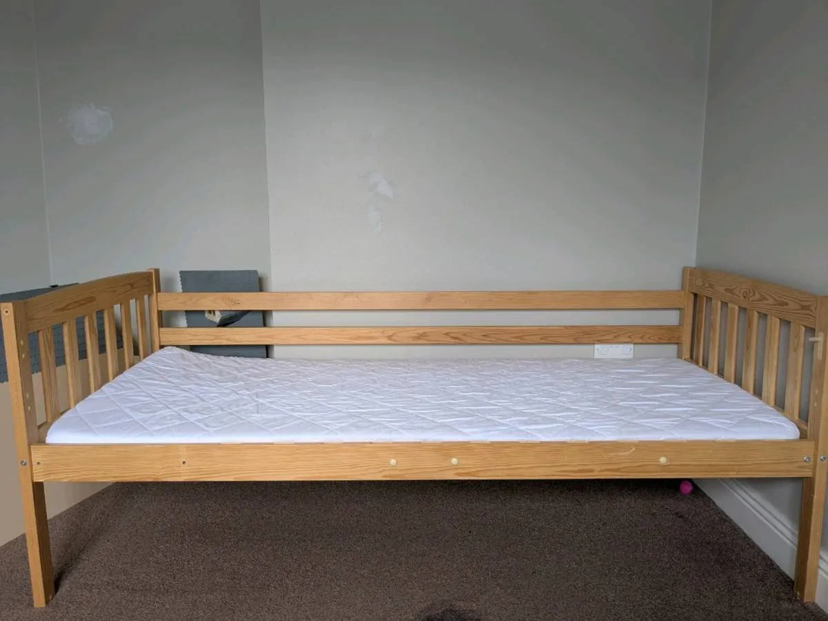 2 single beds or bunk bed comes with mattress - Image 2