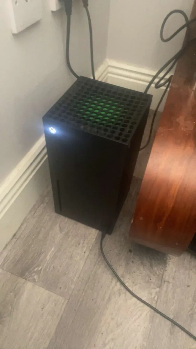 Xbox series X 1TB Disc Edition - Image 2