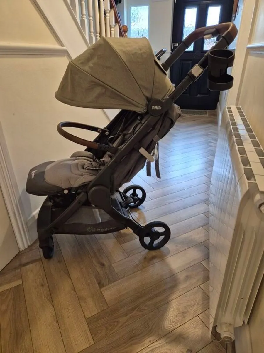 Ergobaby Metro+ Deluxe travel stroller - Image 1