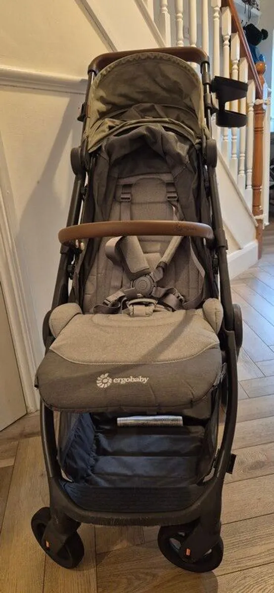 Ergobaby Metro+ Deluxe travel stroller - Image 3