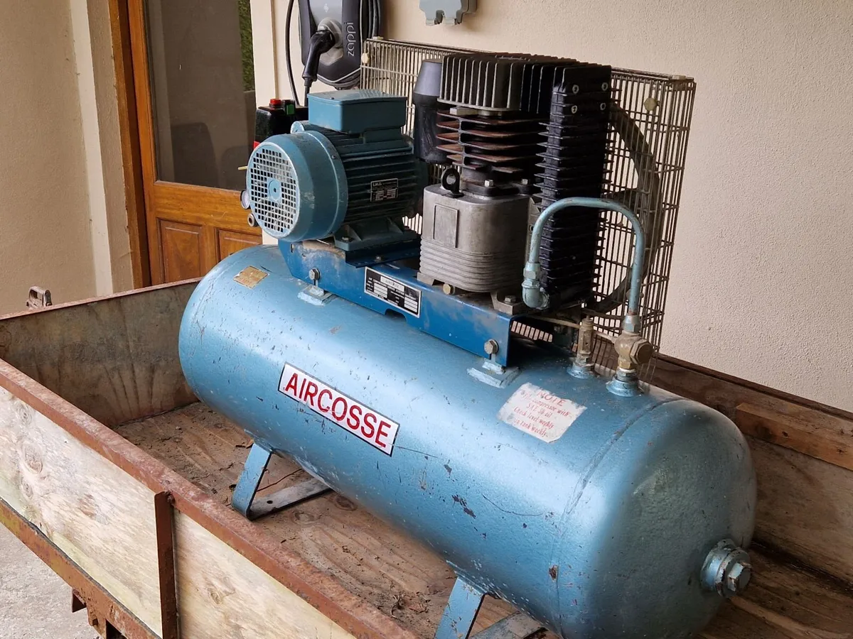 AIR COMPRESSOR - Image 4