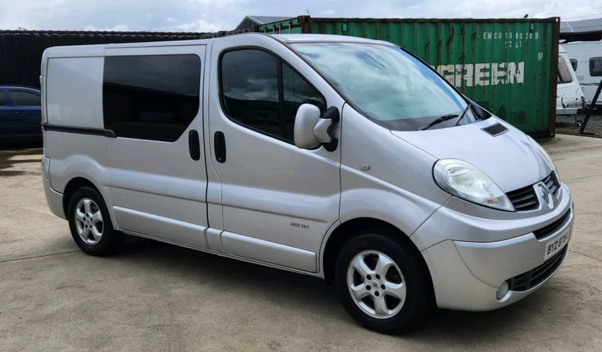 RENAULT PRO STEALTH CAMPER PLEASE READ FULL AD - Image 2