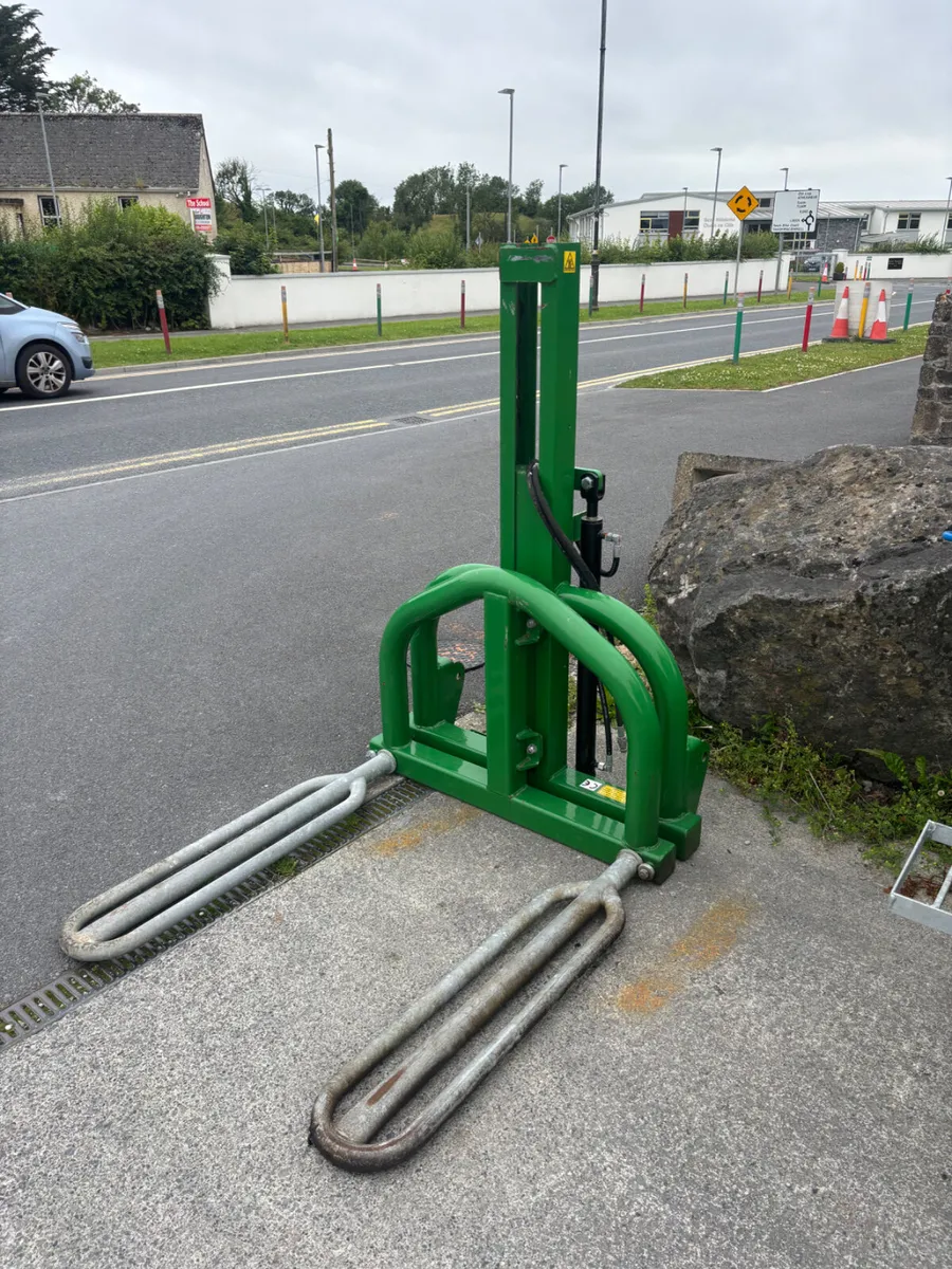 cashel bale stacker / spike - Image 2