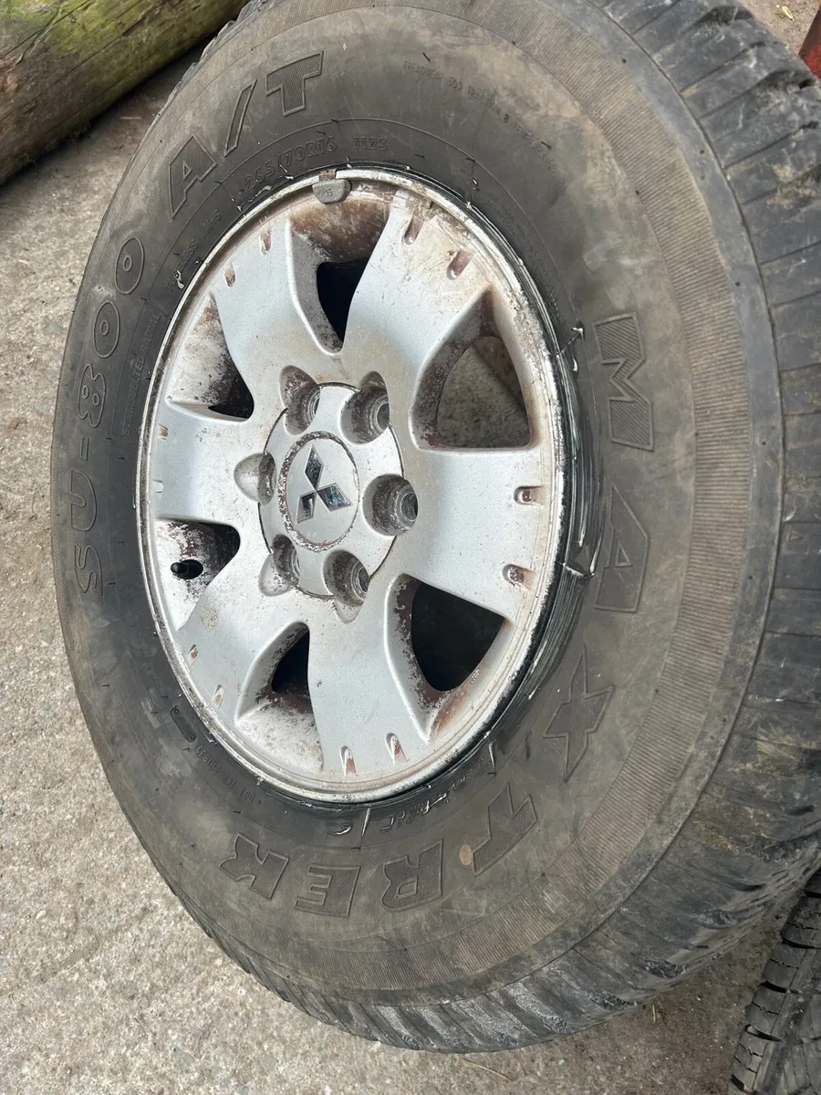 Mitsubishi Pajero - Image 4