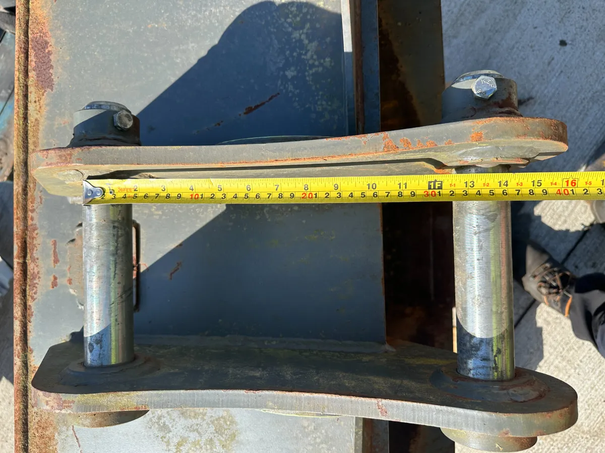 8 Tonne Excavator Ditching Trapezoidal Bucket - Image 3